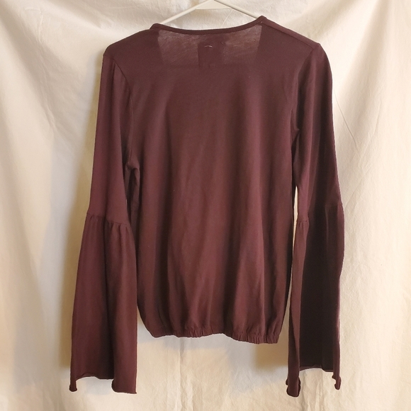 NWT Chaser boho wrap front style bellsleeve top - Picture 3 of 7
